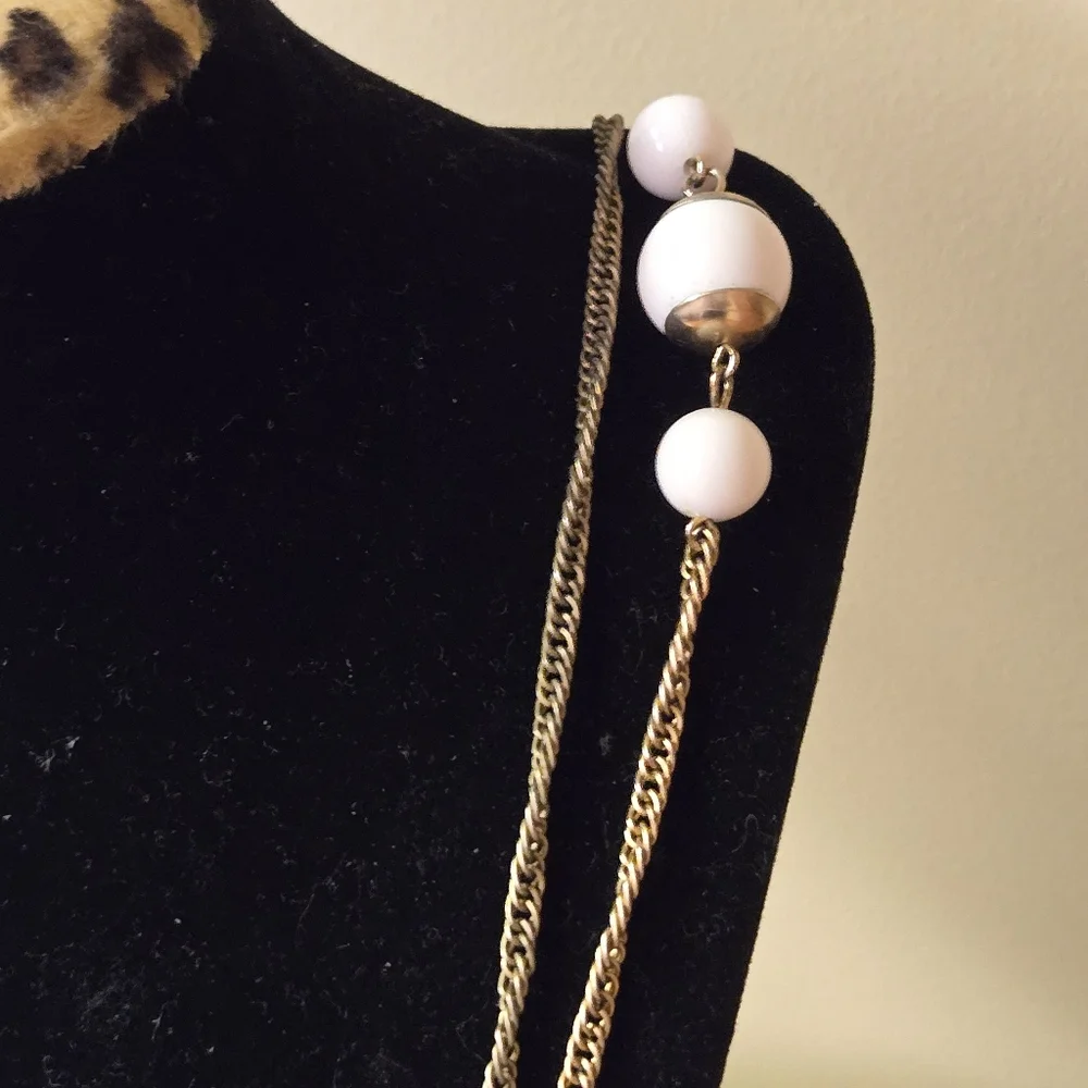 Vintage white beaded cuff bracelet & matching necklace
